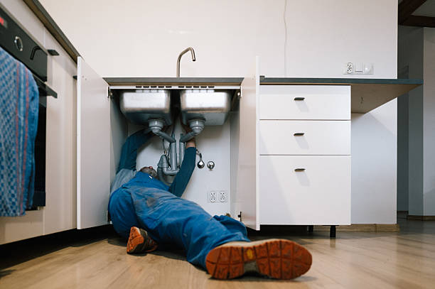Professional Emergency Plumber technician working in Hanna, IN